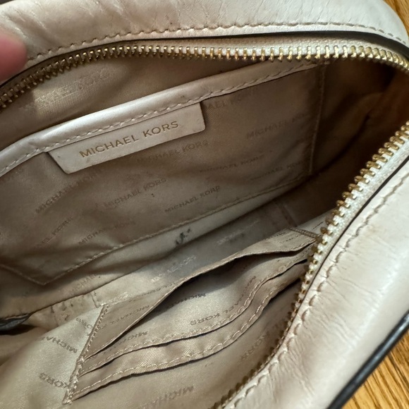Michael Kors Medium Ginny Camera Messenger Crossbody Mimosa SAME DAY SHIP - Picture 6 of 7